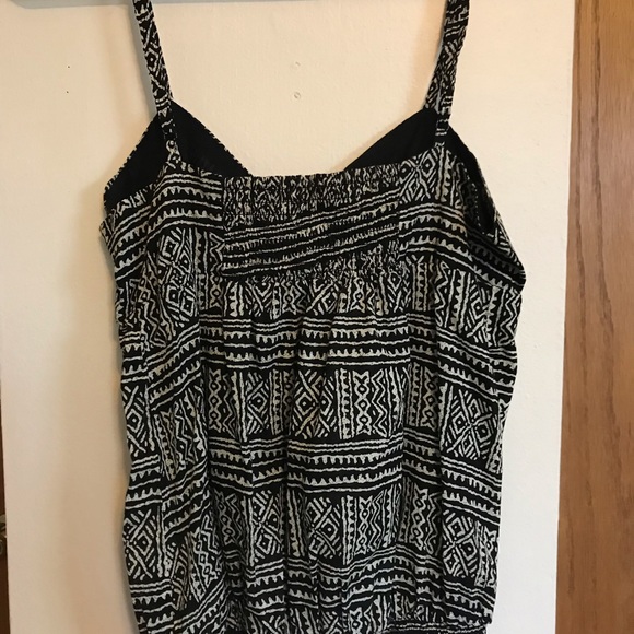 Tribal tank - Picture 3 of 3